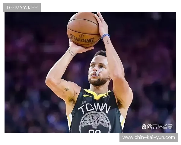 库里中距离投篮稳稳落袋，勇士继续拉大分差